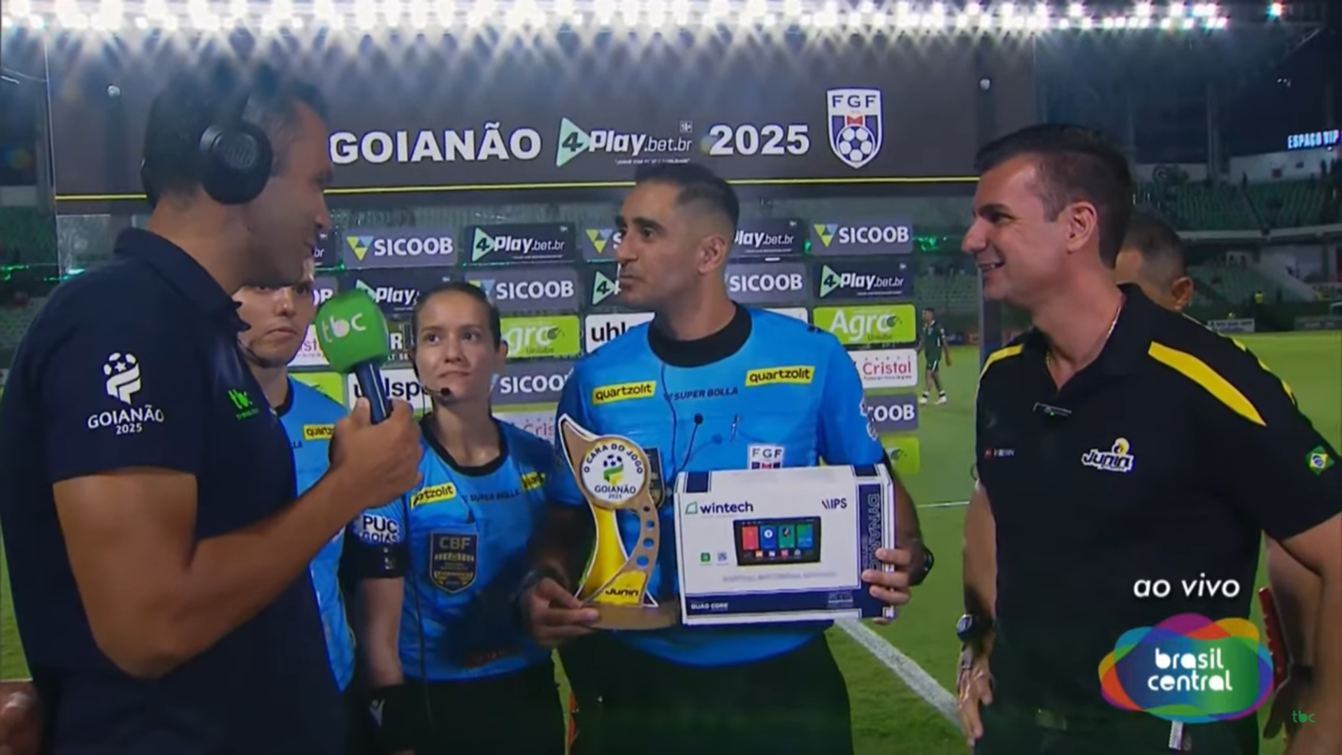 Bizarro: Emissora elege árbitro como "Craque do Jogo" em campeonato estadual